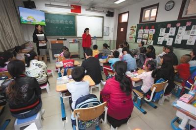 北京中小学将建“家长学校” 每年至少家访一次